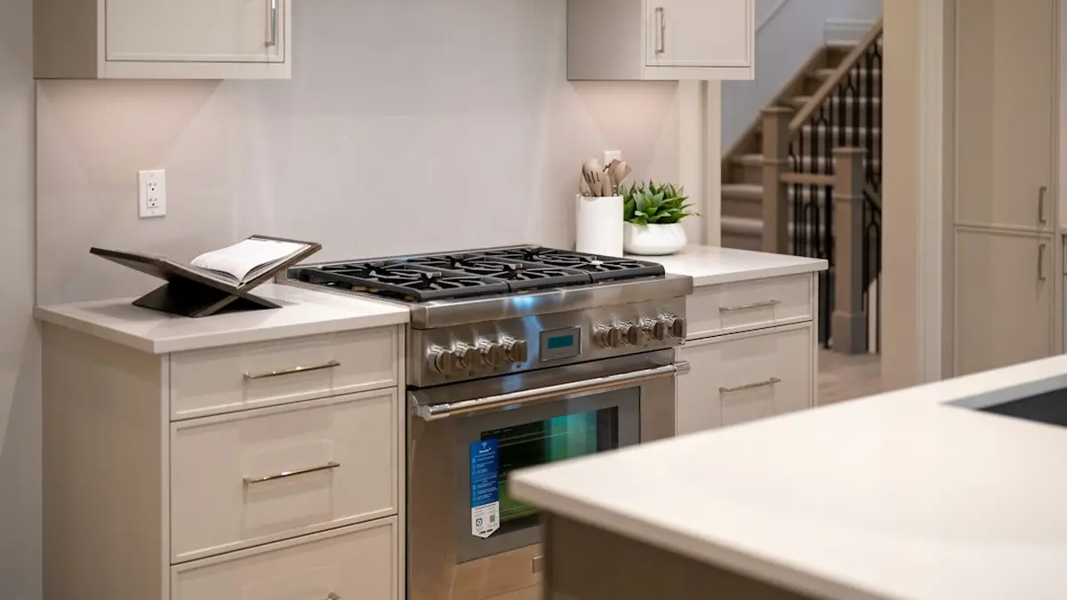 How Many CFM a Range Hood Needs for a Gas Stove